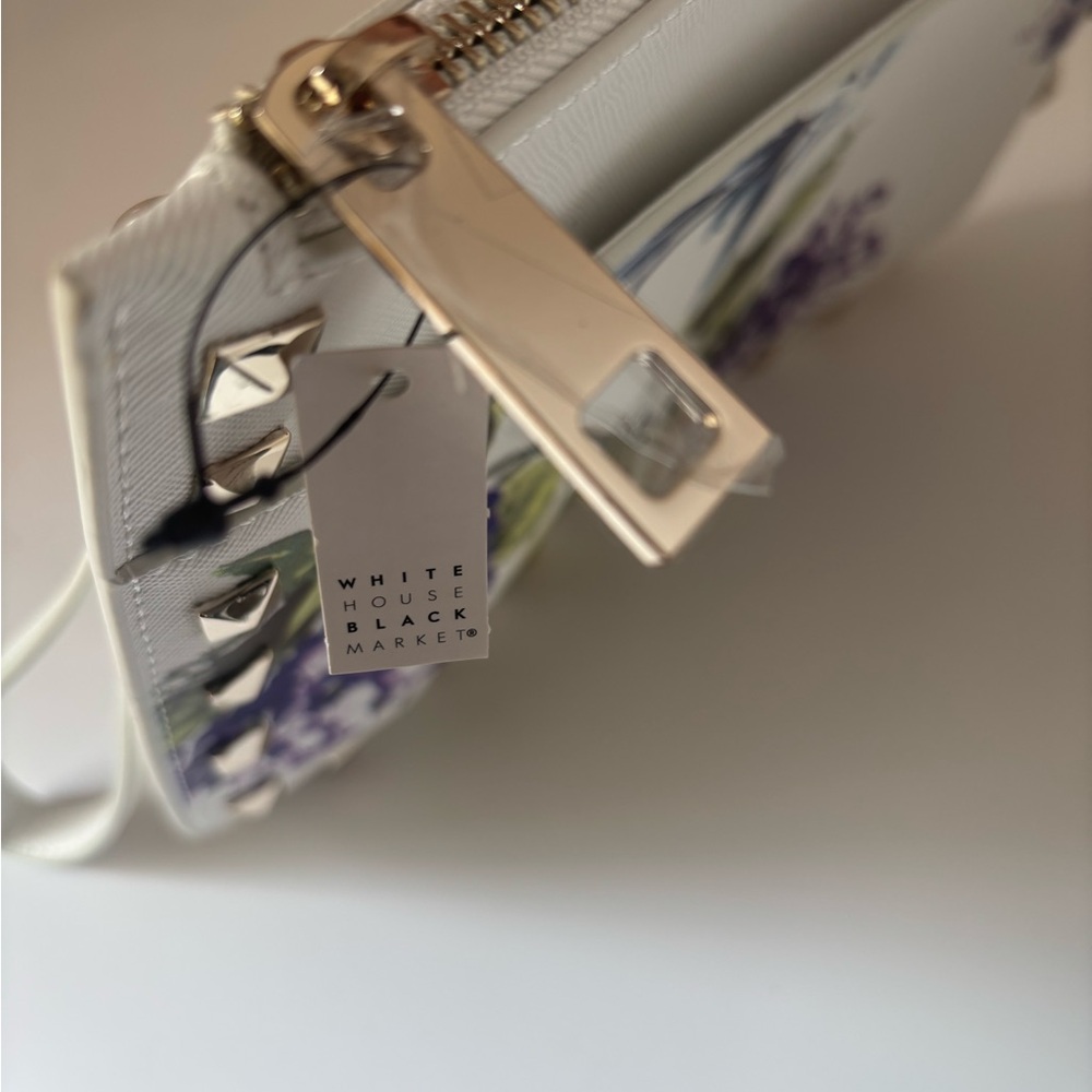 White House Black Market Floral White Clutch/wristlet with Stud Accents NWT - Picture 9 of 10